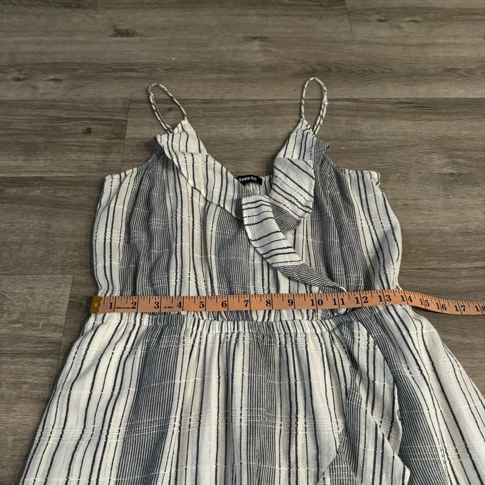 Express Navy Blue & White and stripped spring dress size Medium - Picture 4 of 6